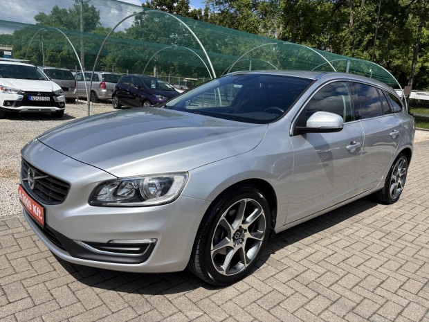 Volvo V60 2.0 D [D2] Ocean Race Geartronic Megk...